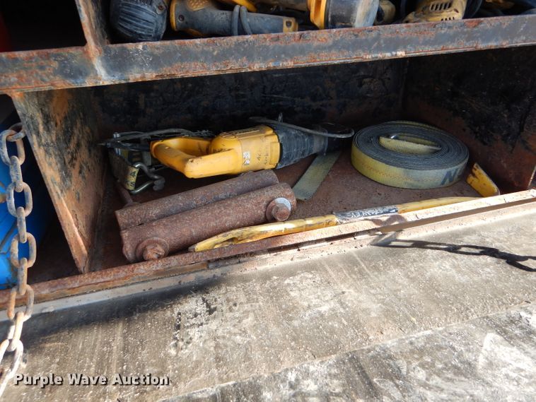 image for item DG0265 2010 Kenworth T400 flatbed truck