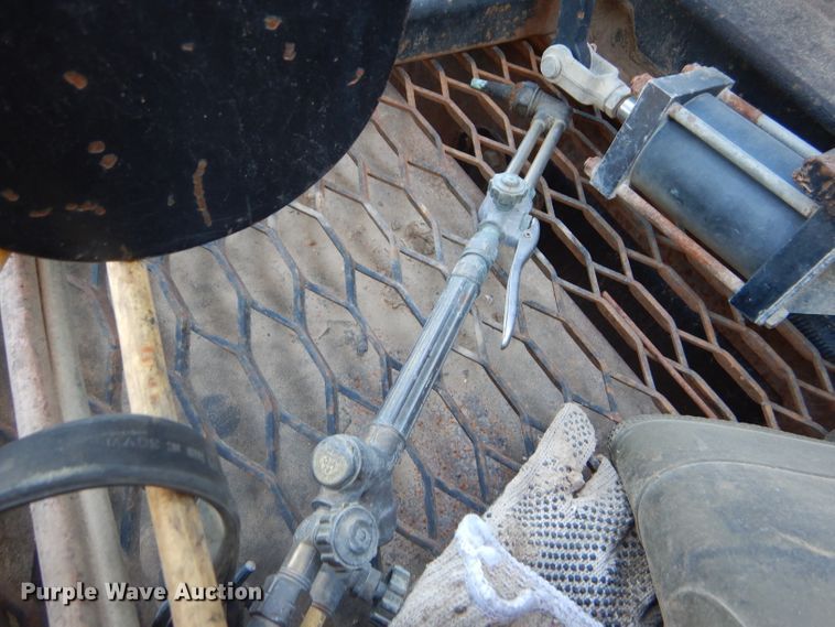 image for item DG0265 2010 Kenworth T400 flatbed truck