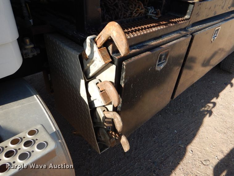 image for item DG0265 2010 Kenworth T400 flatbed truck