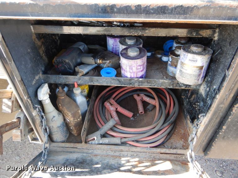 image for item DG0265 2010 Kenworth T400 flatbed truck