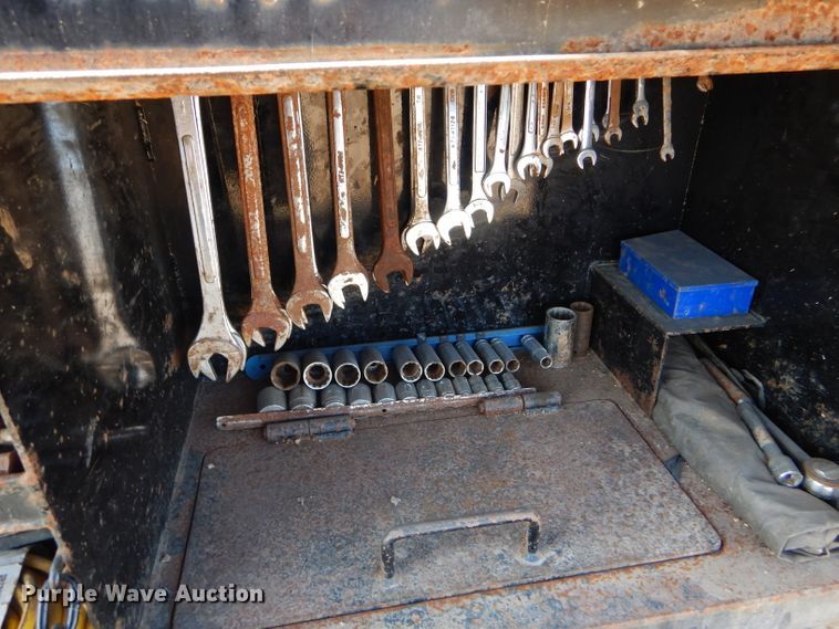 image for item DG0265 2010 Kenworth T400 flatbed truck