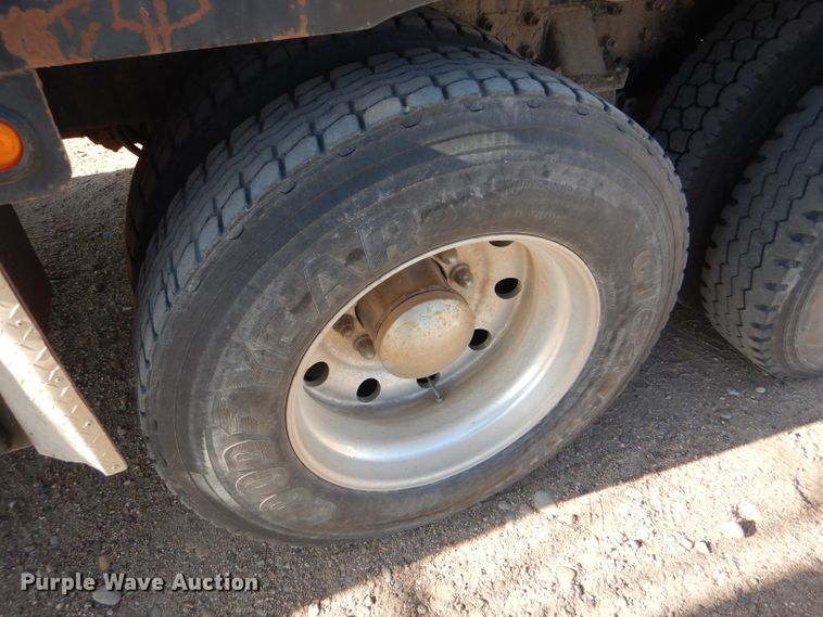 image for item DG0265 2010 Kenworth T400 flatbed truck