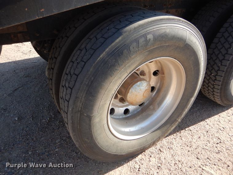 image for item DG0265 2010 Kenworth T400 flatbed truck