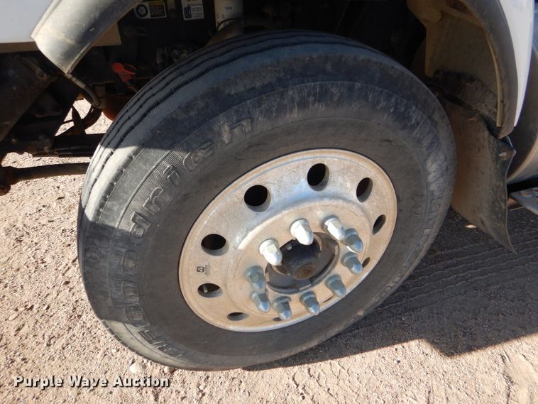 image for item DG0265 2010 Kenworth T400 flatbed truck