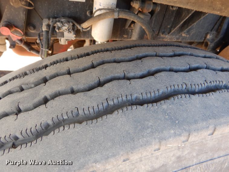 image for item DG0265 2010 Kenworth T400 flatbed truck