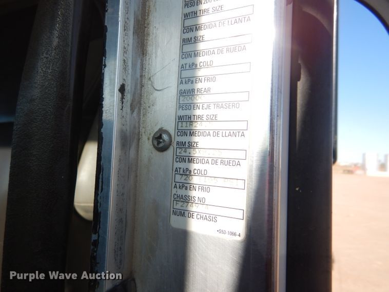 image for item DG0265 2010 Kenworth T400 flatbed truck