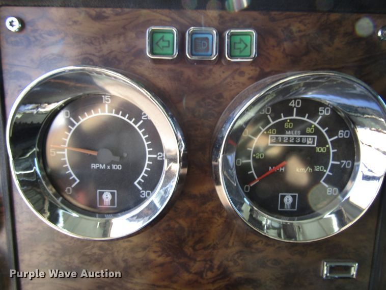 image for item DG0266 1995 Kenworth T800 semi truck