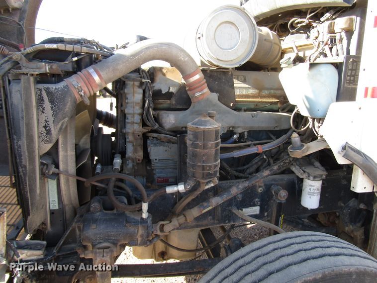 image for item DG0266 1995 Kenworth T800 semi truck