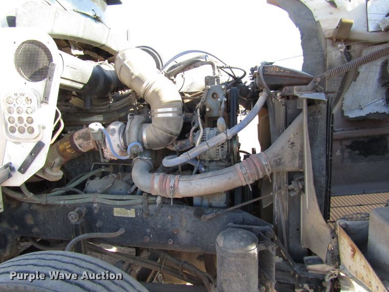 image for item DG0266 1995 Kenworth T800 semi truck