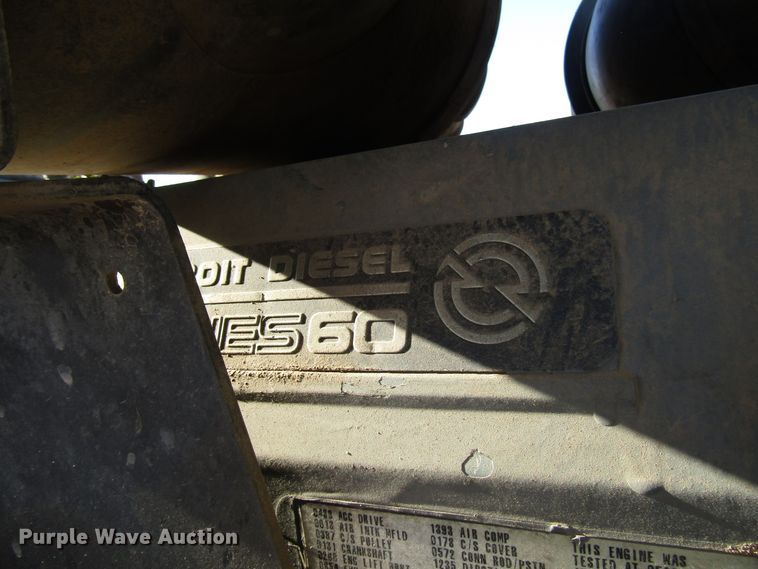 image for item DG0266 1995 Kenworth T800 semi truck