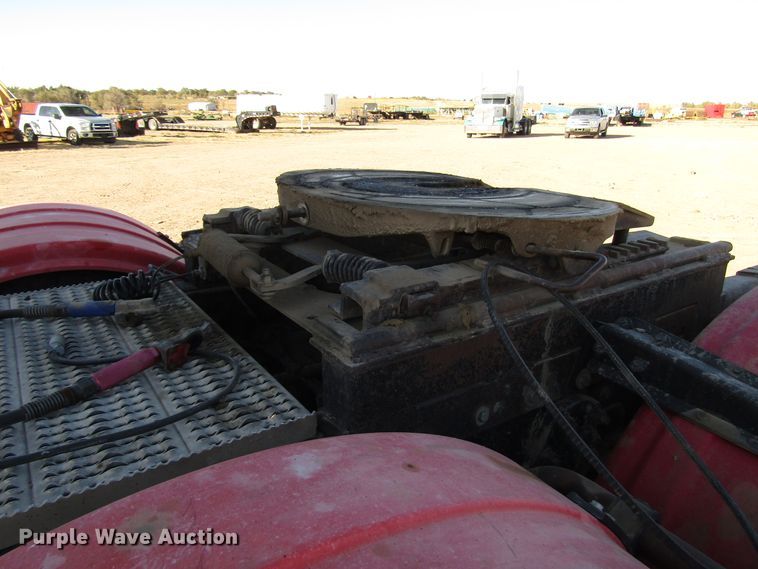 image for item DG0266 1995 Kenworth T800 semi truck