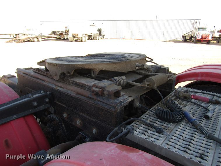 image for item DG0266 1995 Kenworth T800 semi truck