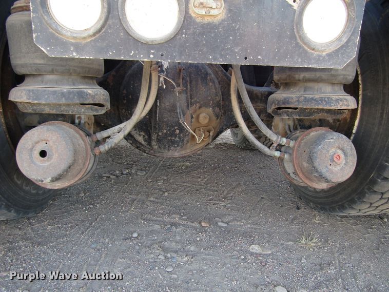 image for item DG0266 1995 Kenworth T800 semi truck