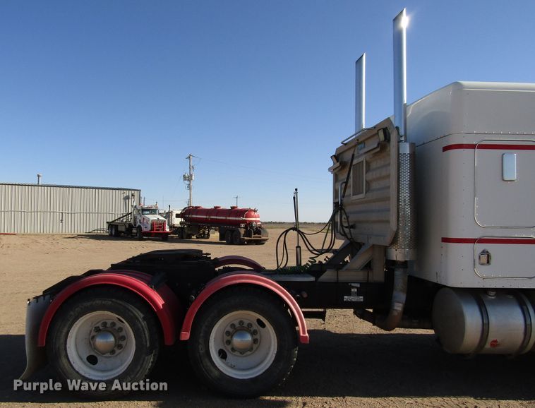 image for item DG0266 1995 Kenworth T800 semi truck