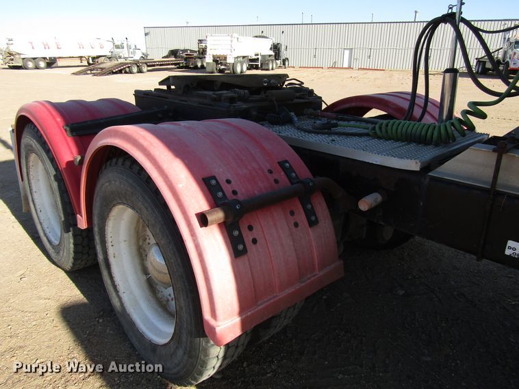 image for item DG0266 1995 Kenworth T800 semi truck