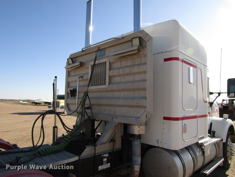 image for item DG0266 1995 Kenworth T800 semi truck