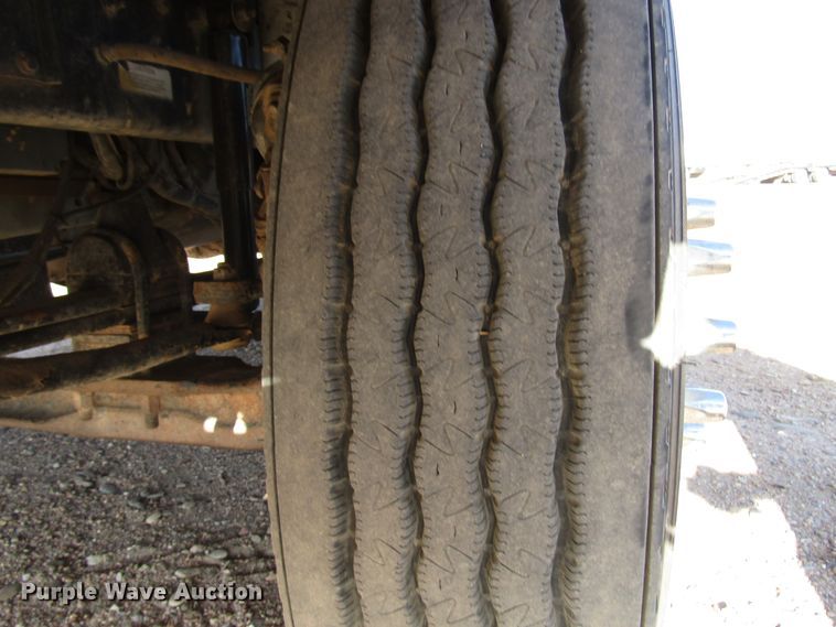 image for item DG0266 1995 Kenworth T800 semi truck