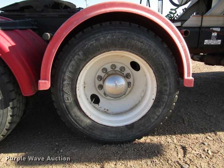 image for item DG0266 1995 Kenworth T800 semi truck