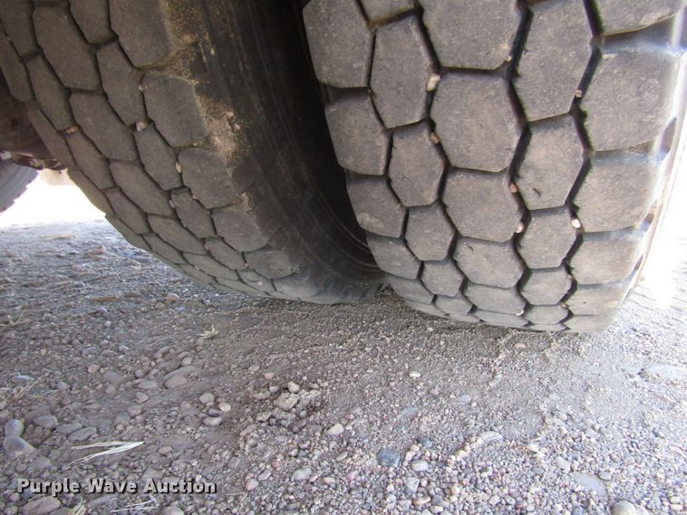 image for item DG0266 1995 Kenworth T800 semi truck