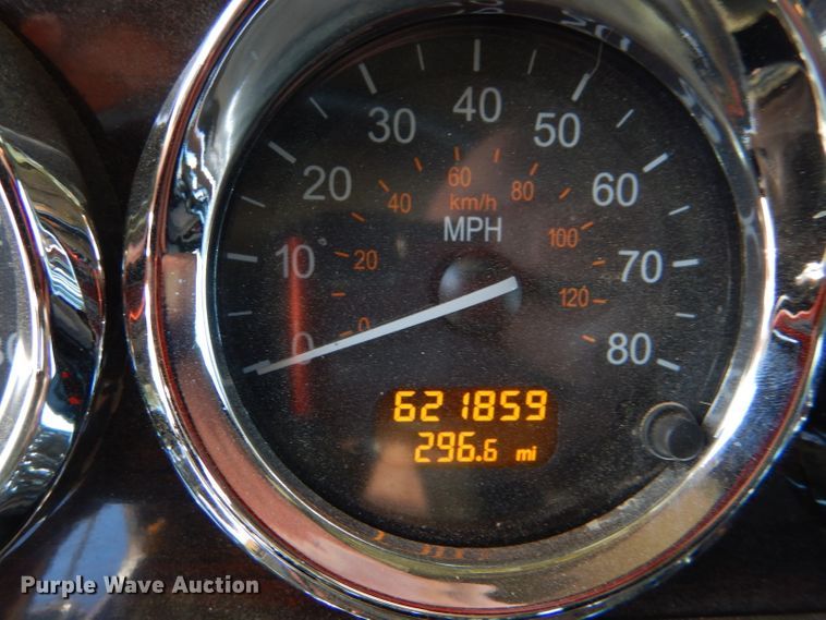 image for item DG0267 2013 Peterbilt 388 semi truck