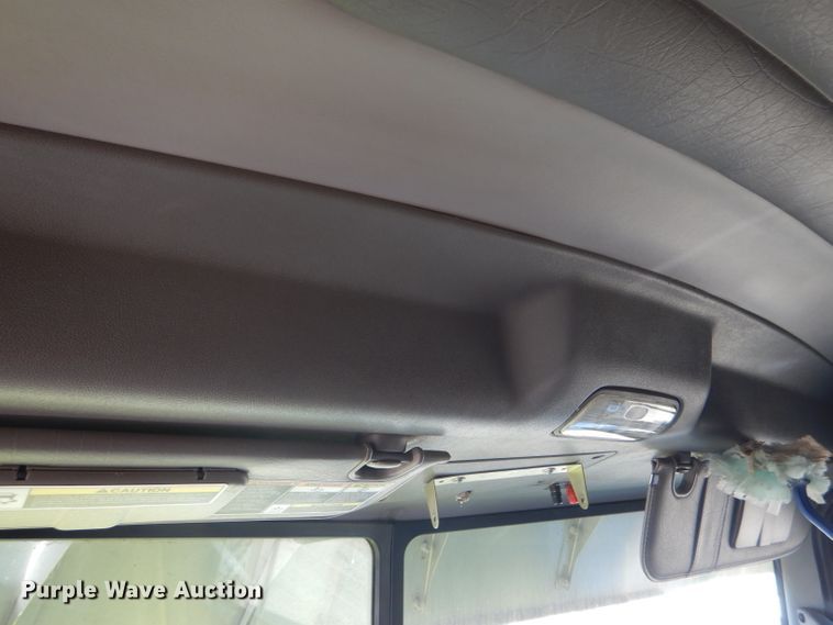 image for item DG0267 2013 Peterbilt 388 semi truck