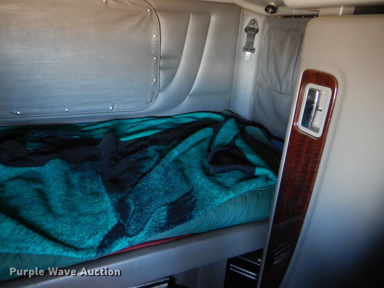 image for item DG0267 2013 Peterbilt 388 semi truck