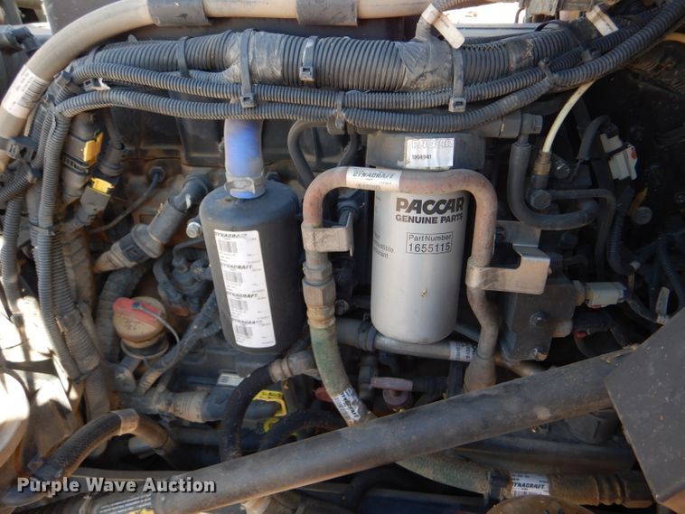 image for item DG0267 2013 Peterbilt 388 semi truck