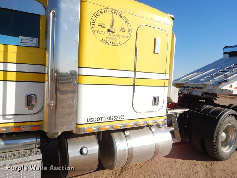 image for item DG0267 2013 Peterbilt 388 semi truck