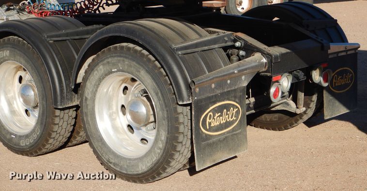 image for item DG0267 2013 Peterbilt 388 semi truck