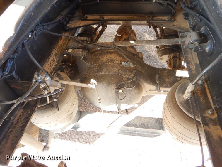 image for item DG0267 2013 Peterbilt 388 semi truck