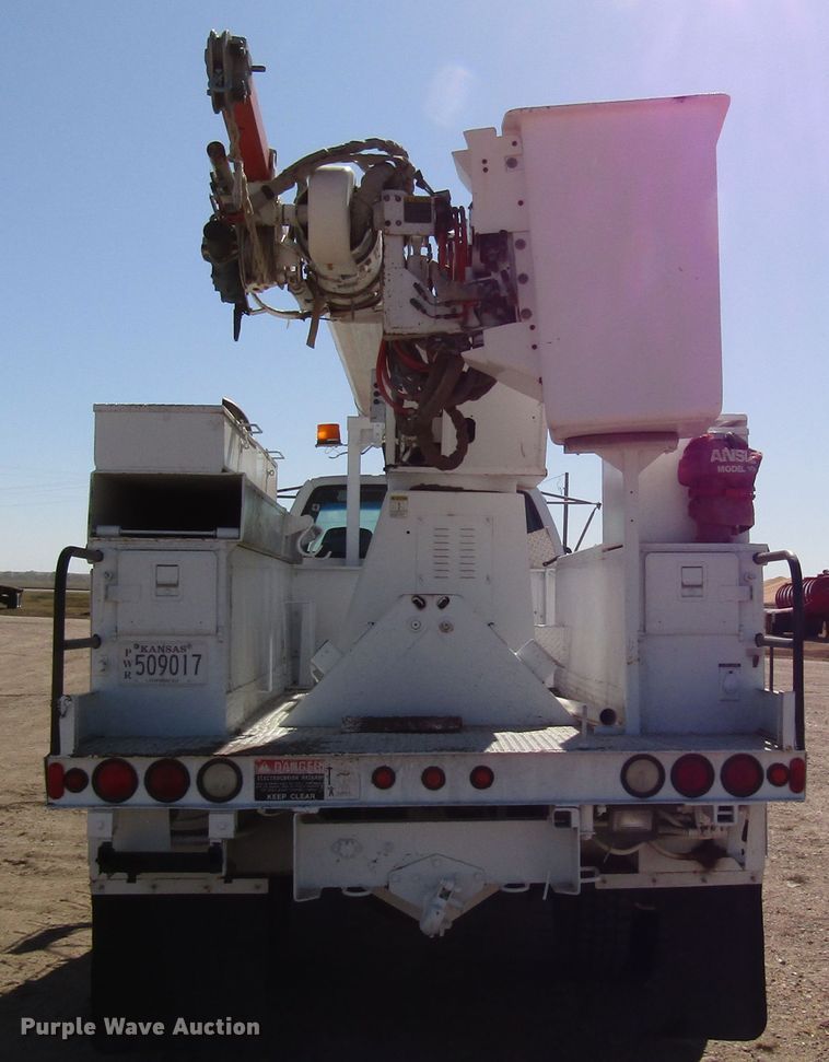 image for item DG0268 1997 GMC C8500 bucket truck