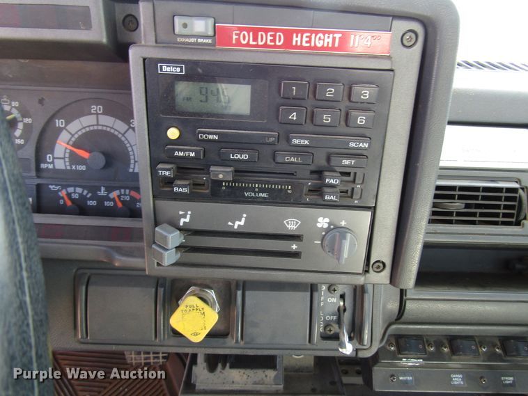 image for item DG0268 1997 GMC C8500 bucket truck