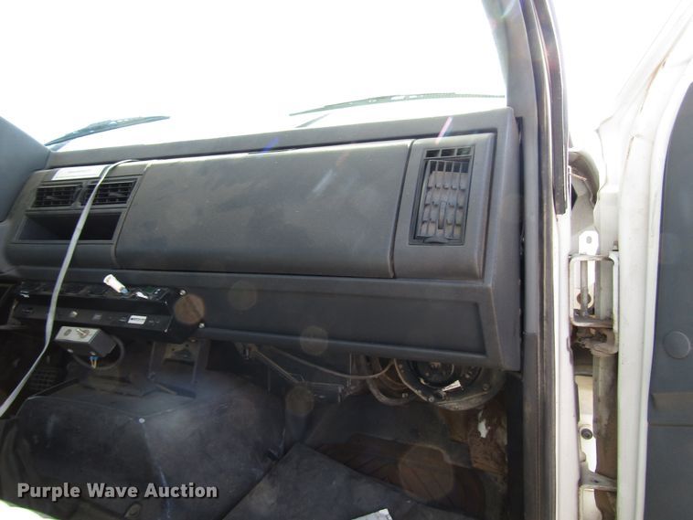 image for item DG0268 1997 GMC C8500 bucket truck