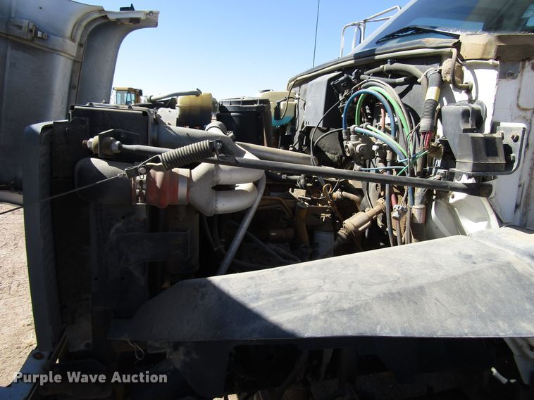 image for item DG0268 1997 GMC C8500 bucket truck