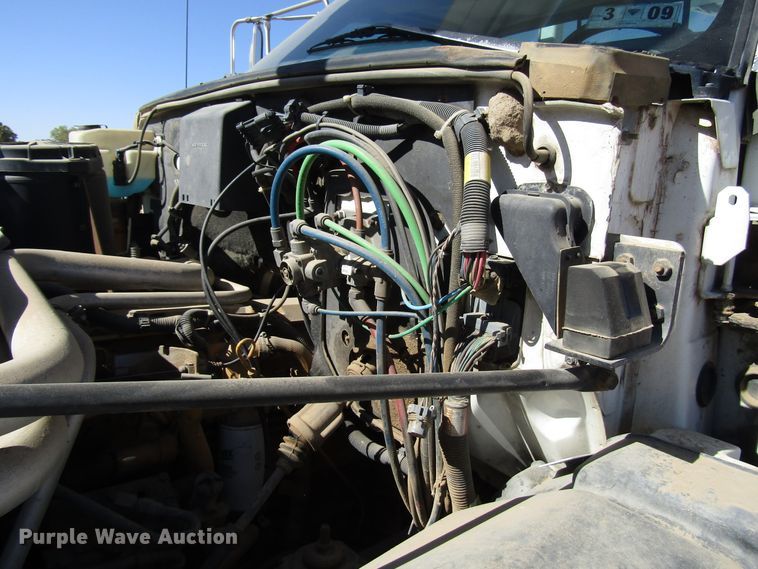 image for item DG0268 1997 GMC C8500 bucket truck