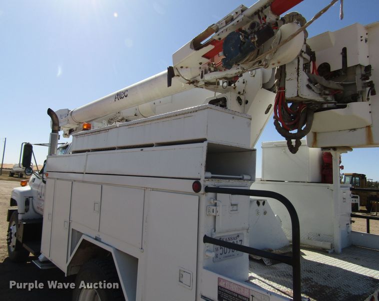 image for item DG0268 1997 GMC C8500 bucket truck