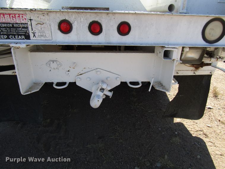 image for item DG0268 1997 GMC C8500 bucket truck