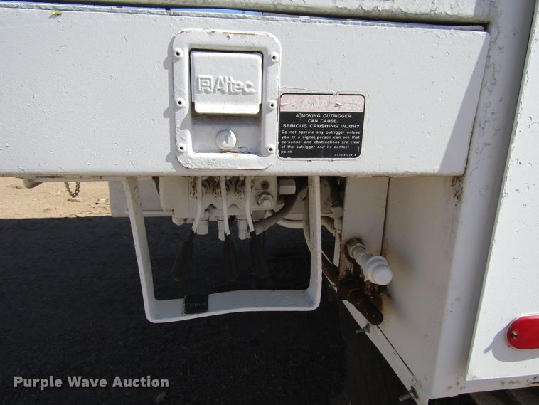 image for item DG0268 1997 GMC C8500 bucket truck