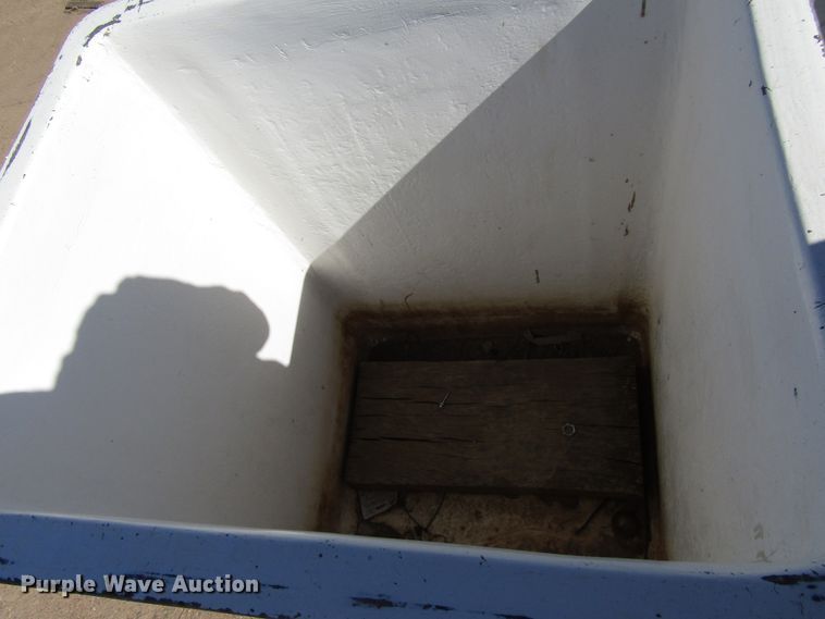 image for item DG0268 1997 GMC C8500 bucket truck