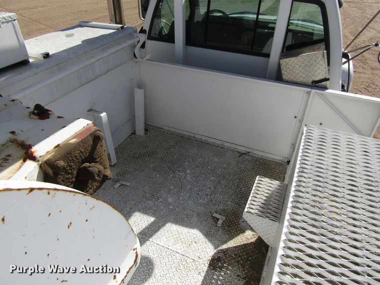 image for item DG0268 1997 GMC C8500 bucket truck