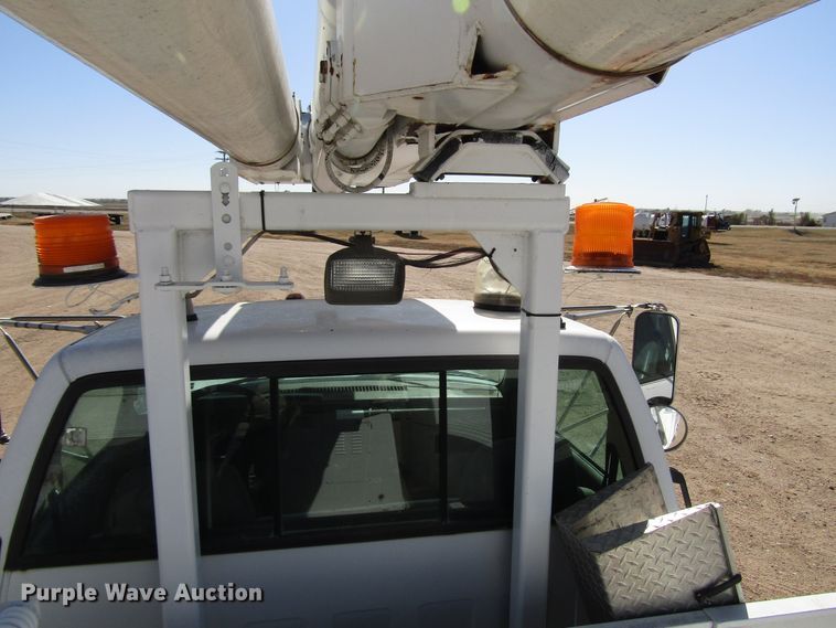 image for item DG0268 1997 GMC C8500 bucket truck