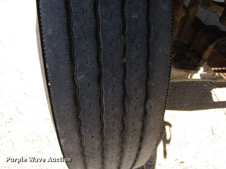 image for item DG0268 1997 GMC C8500 bucket truck