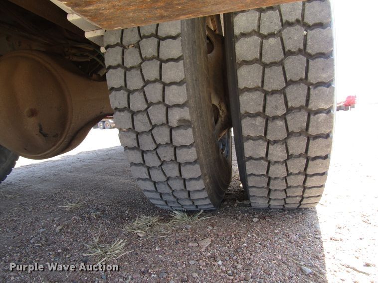 image for item DG0268 1997 GMC C8500 bucket truck