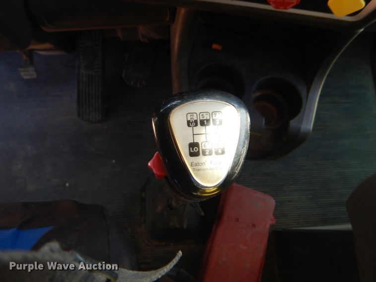 image for item DG0269 2007 Kenworth T800 semi truck