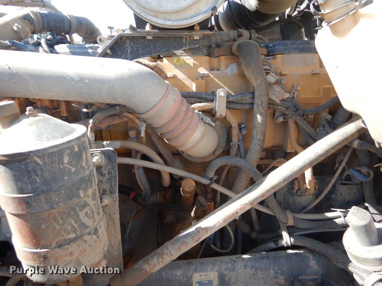 image for item DG0269 2007 Kenworth T800 semi truck