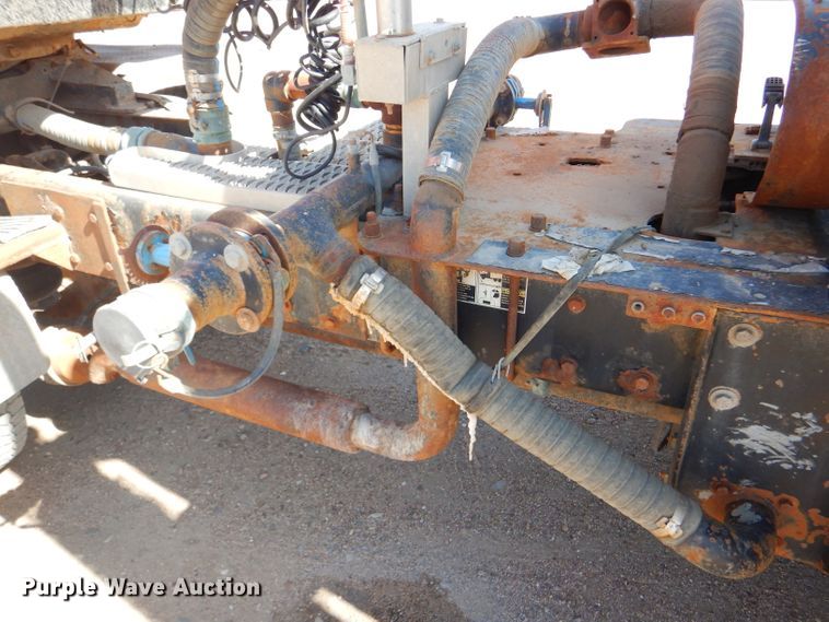 image for item DG0269 2007 Kenworth T800 semi truck