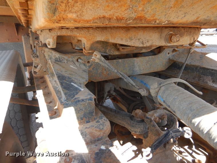 image for item DG0269 2007 Kenworth T800 semi truck