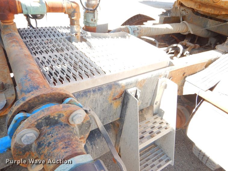 image for item DG0269 2007 Kenworth T800 semi truck