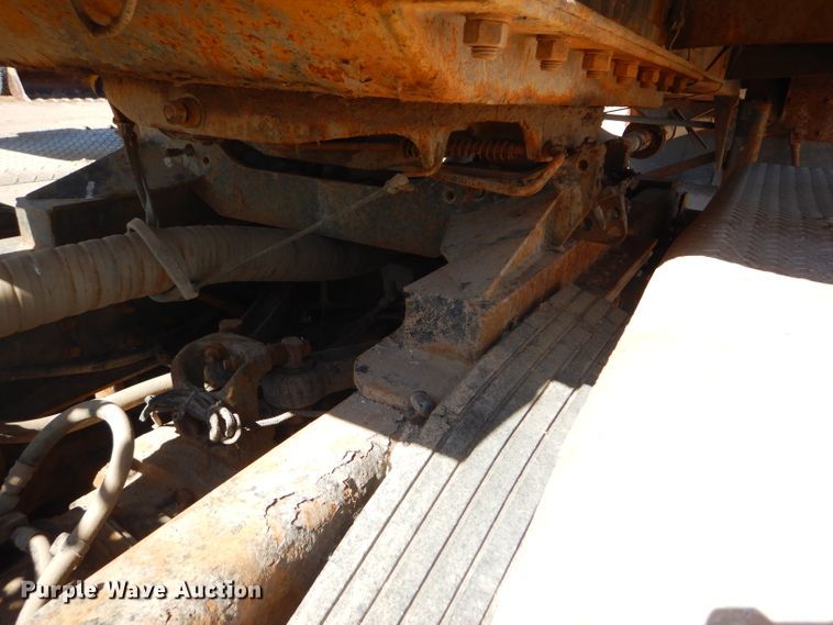 image for item DG0269 2007 Kenworth T800 semi truck