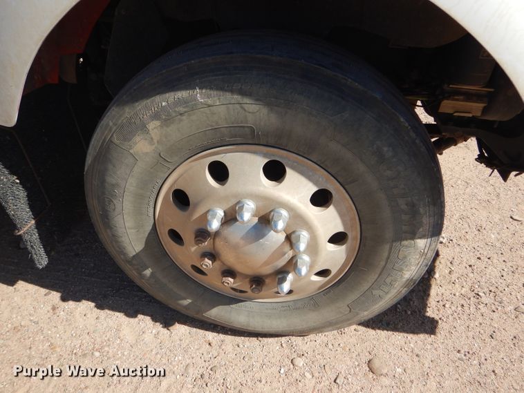 image for item DG0269 2007 Kenworth T800 semi truck